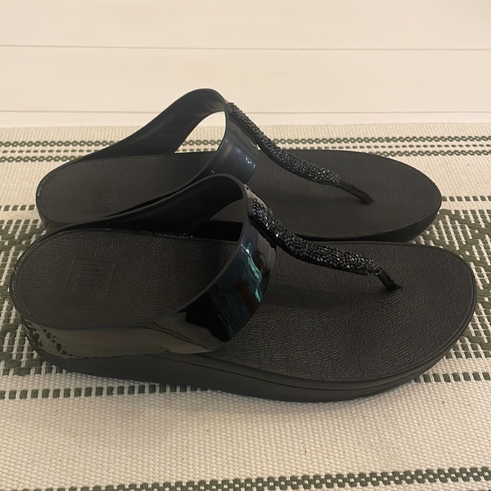 Fitflop wedge glitter t-strap